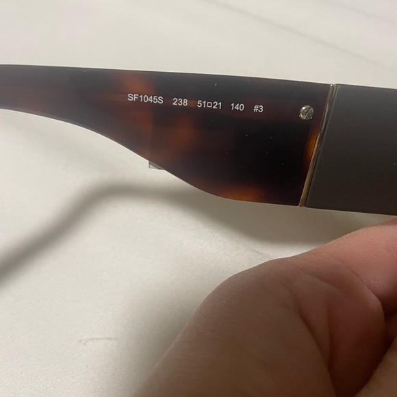 New with tags Salvatore Ferragamo Sunglasses - Picture 3 of 5